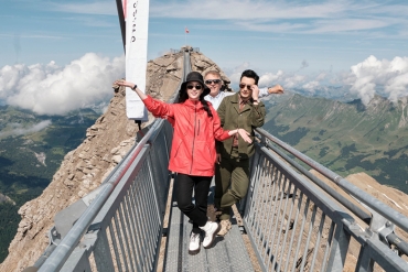 Đại sứ thương hiệu của Tissot Lưu Diệc Phi và Huỳnh Hiểu Minh khám phá PeakWalk by Tissot