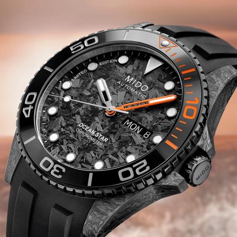 MIDO OCEAN STAR 200C CARBON M042.431.77.081.00